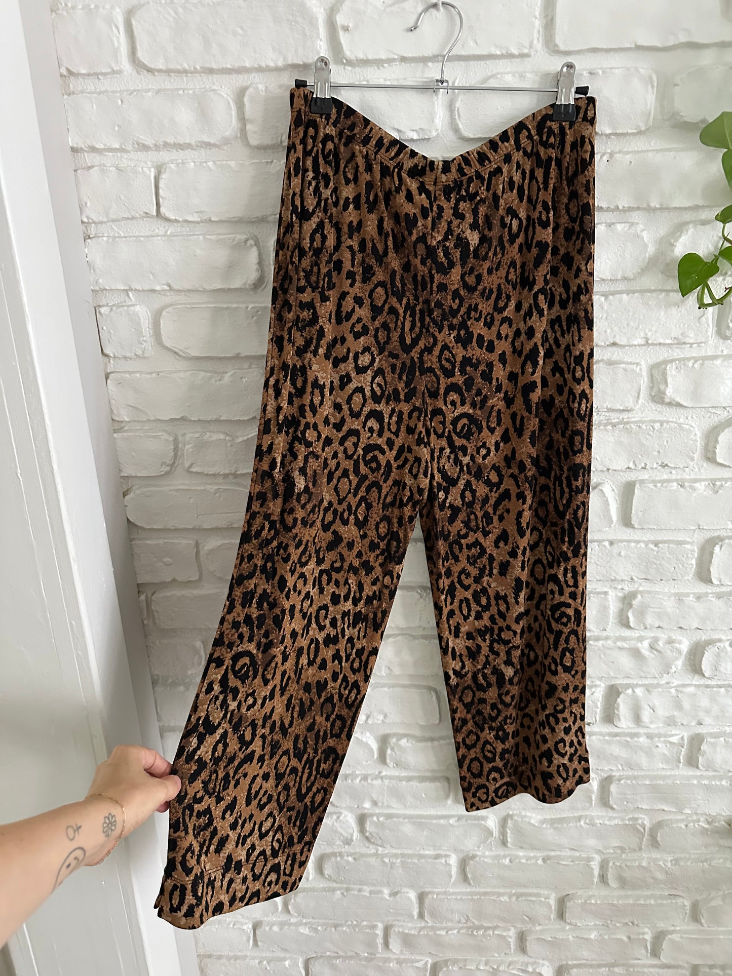 Leopard Stretch Capri Pants (S/M)