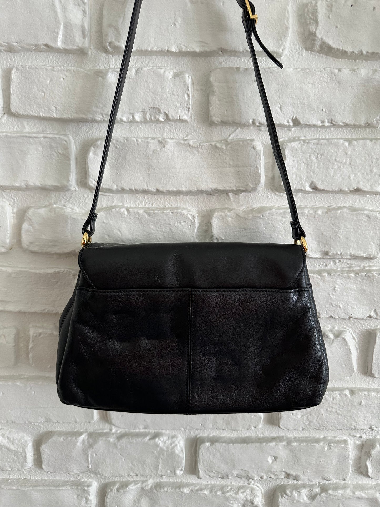 Très Chic Black Leather Shoulder Bag