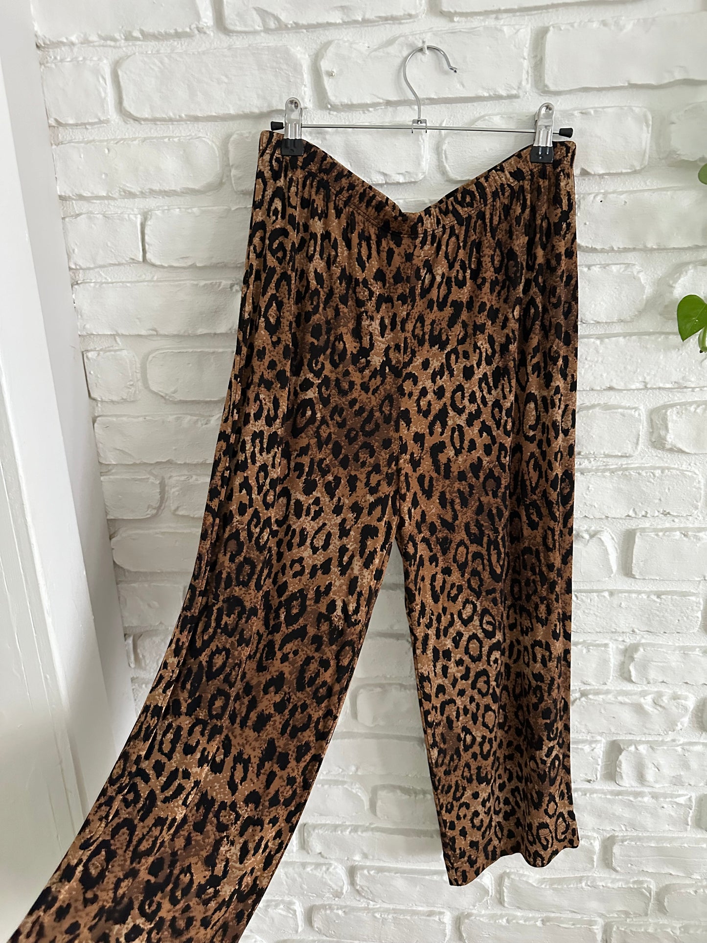 Leopard Stretch Capri Pants (S/M)